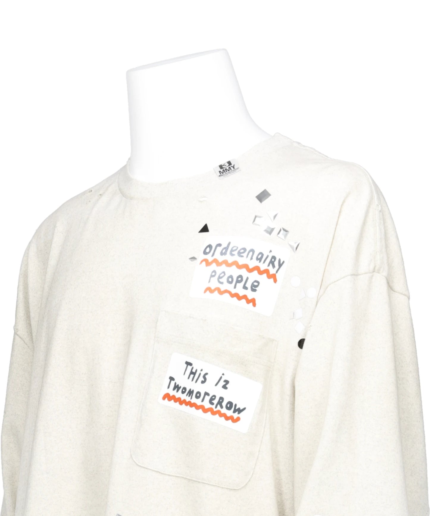 EMBELLISHED STICKER LONG SLEEVES TEE