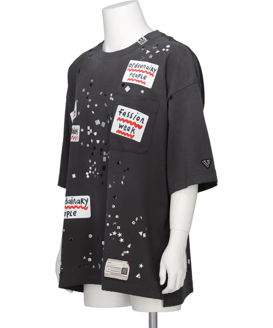 EMBELLISHED STICKER TEE