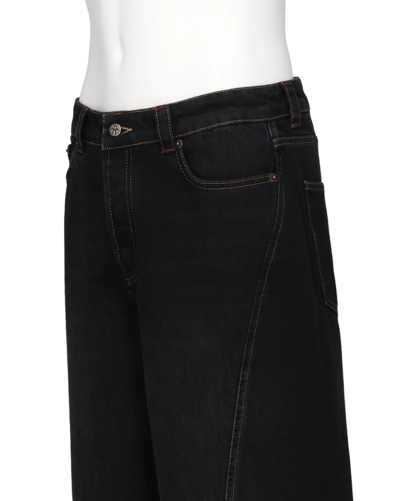 PLEATED JEANS