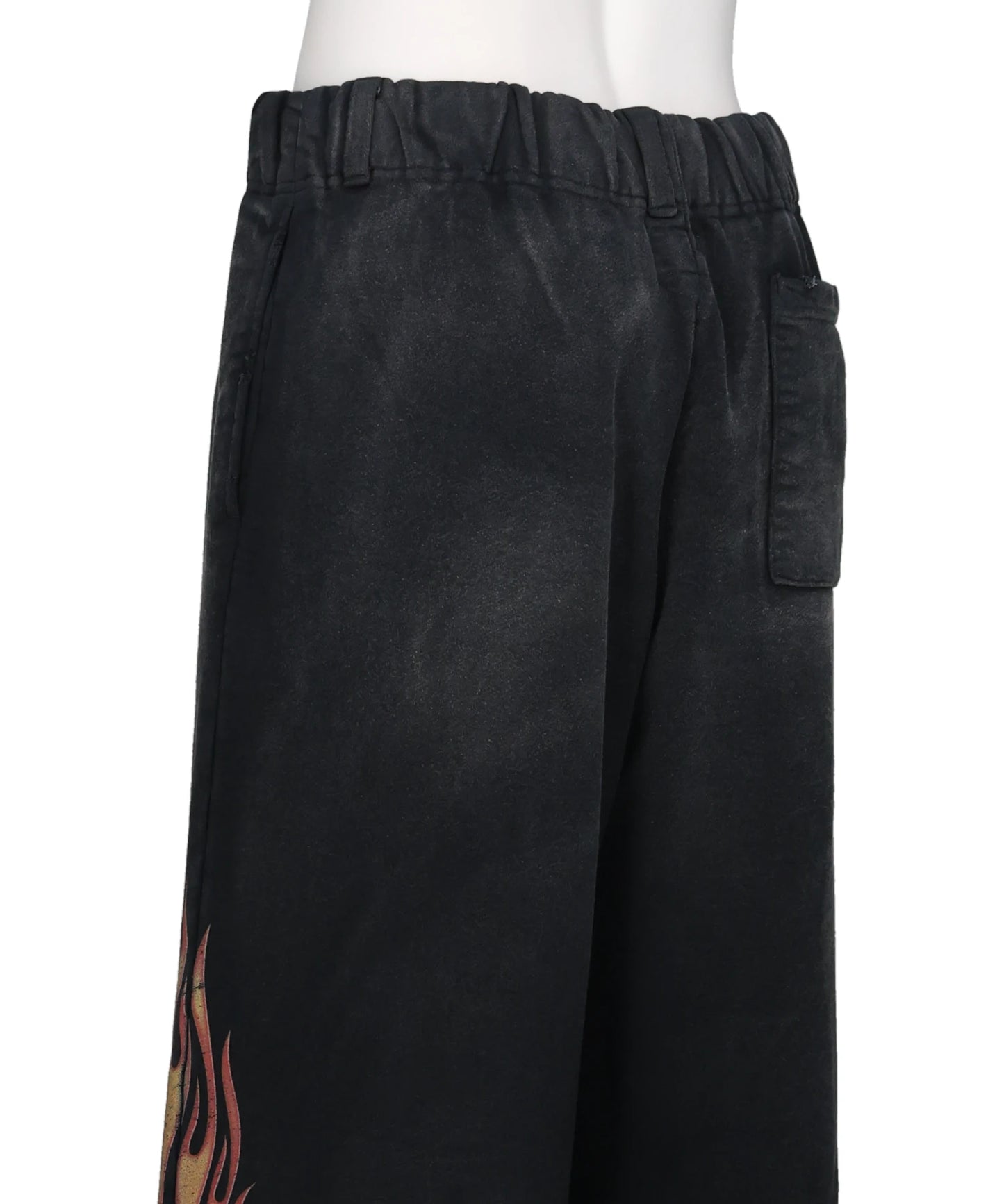 “SKULL FLAME” DISTRESSED SWEAT PANTS