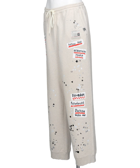 EMBELLISHED STICKER SWEAT PANTS