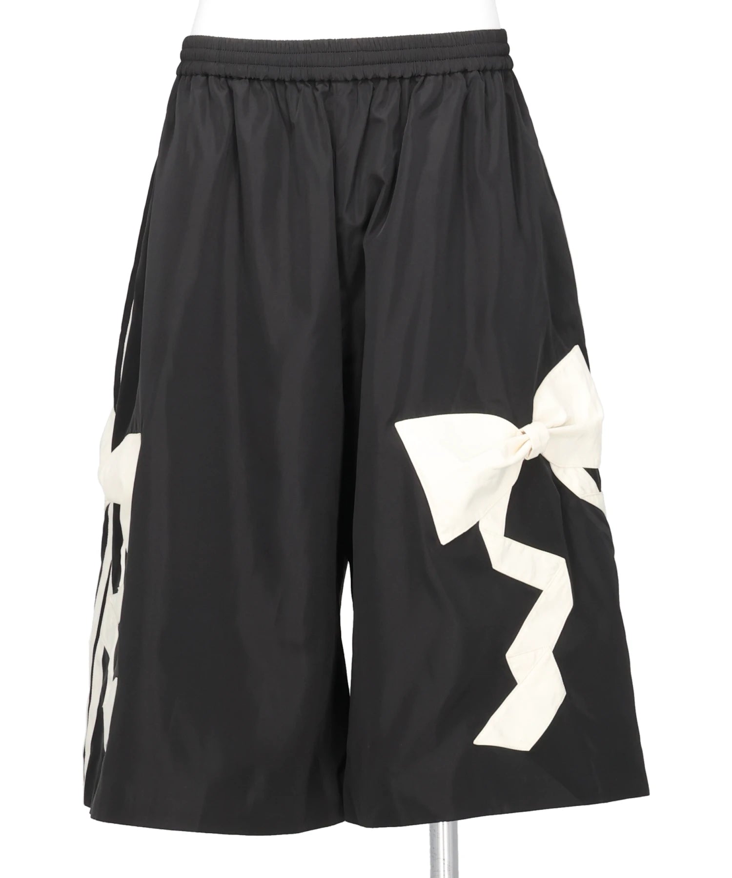 VIVIANO(ヴィヴィアーノ) 2026SS RIBBON DETAIL SIDE LINE WIDE SHORTS