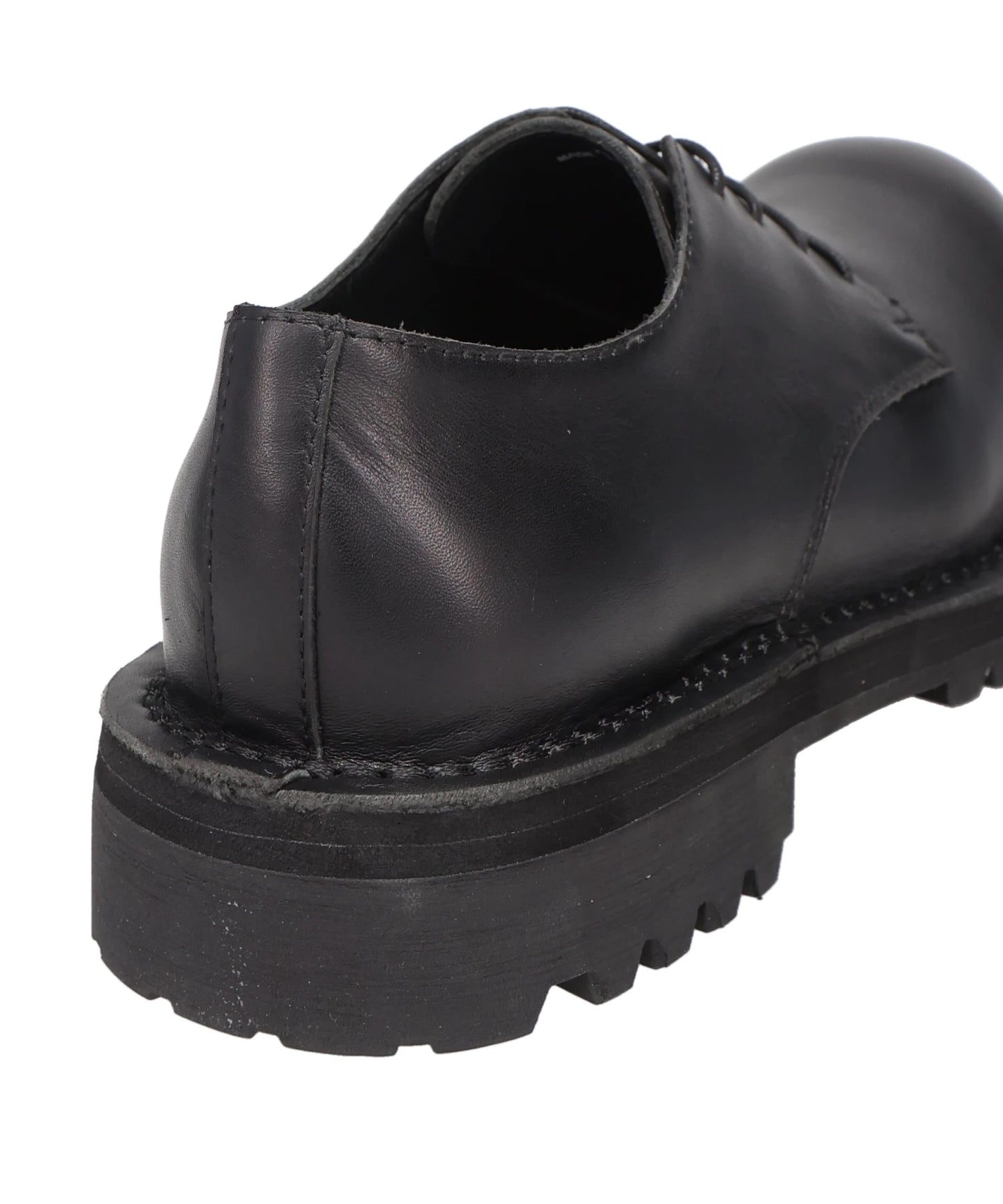 "D" BUCKLE LEATHER SHOES