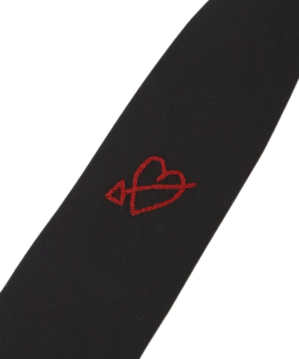 HEART EMBROIDERED TIE