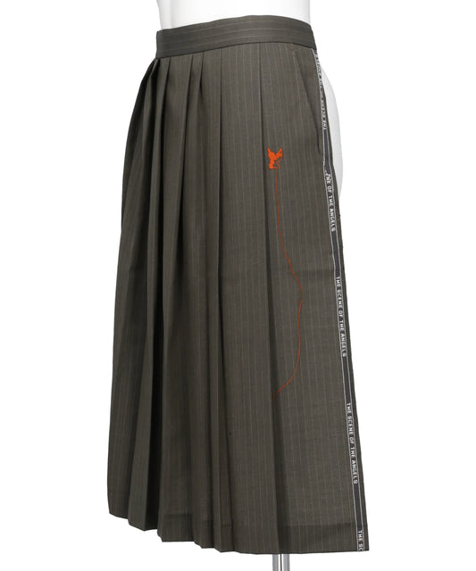 PLEATED APRON