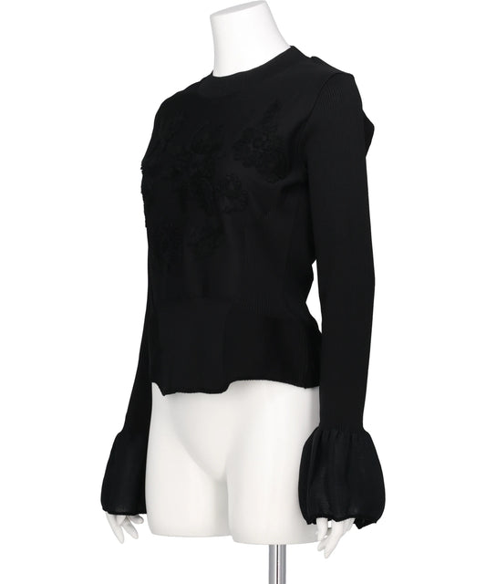 EMBROIDERED GYNOID KNIT