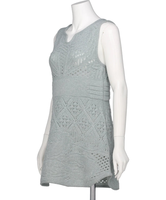 MULTI PATTERN LOW GAUGE KNITTEDSLEEVELESS TOP