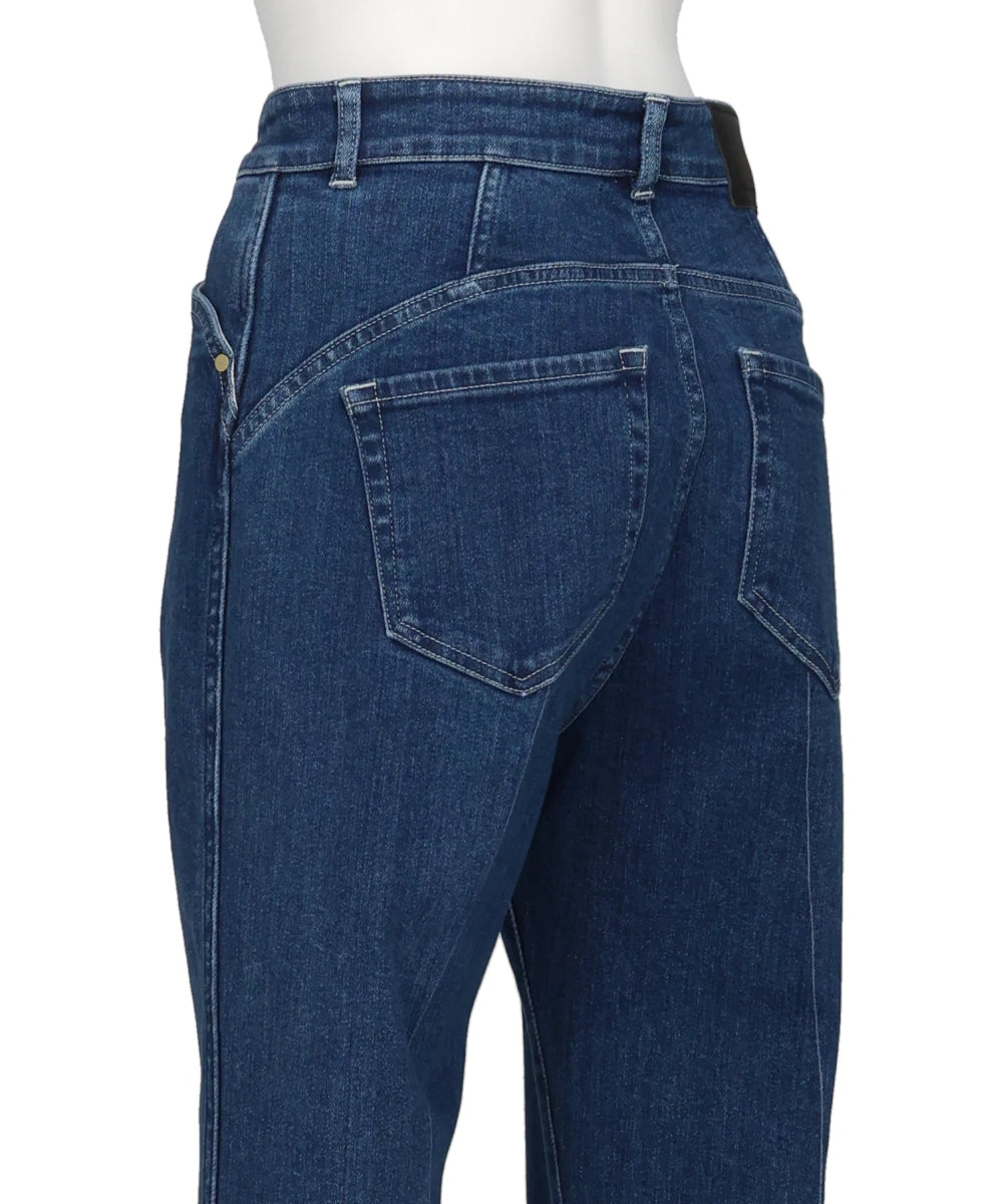 STRETCH STRAIGHT CUT JEANS