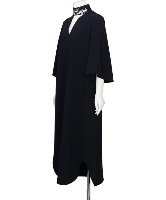 TRIACETATE EMBROIDERY NECK TOP