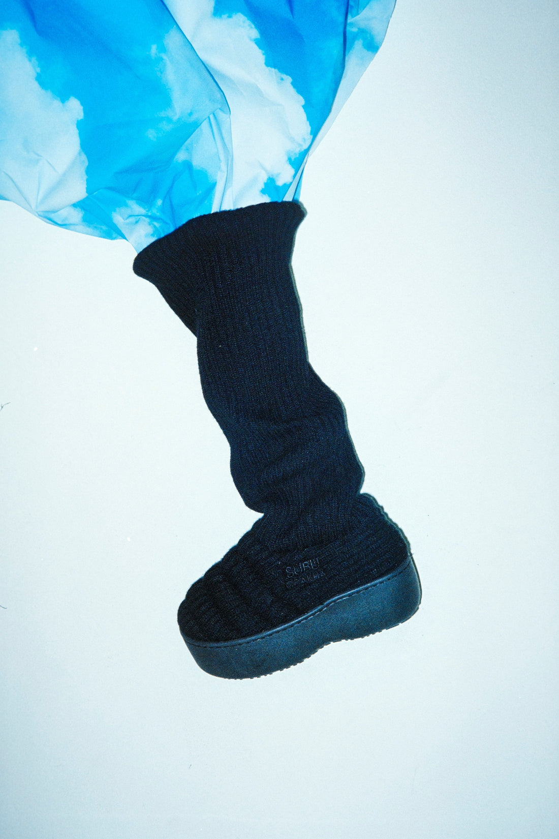 ODAKHA×SUBUコラボレーションアイテム発売。新感覚ブーツ「loose socks boots」