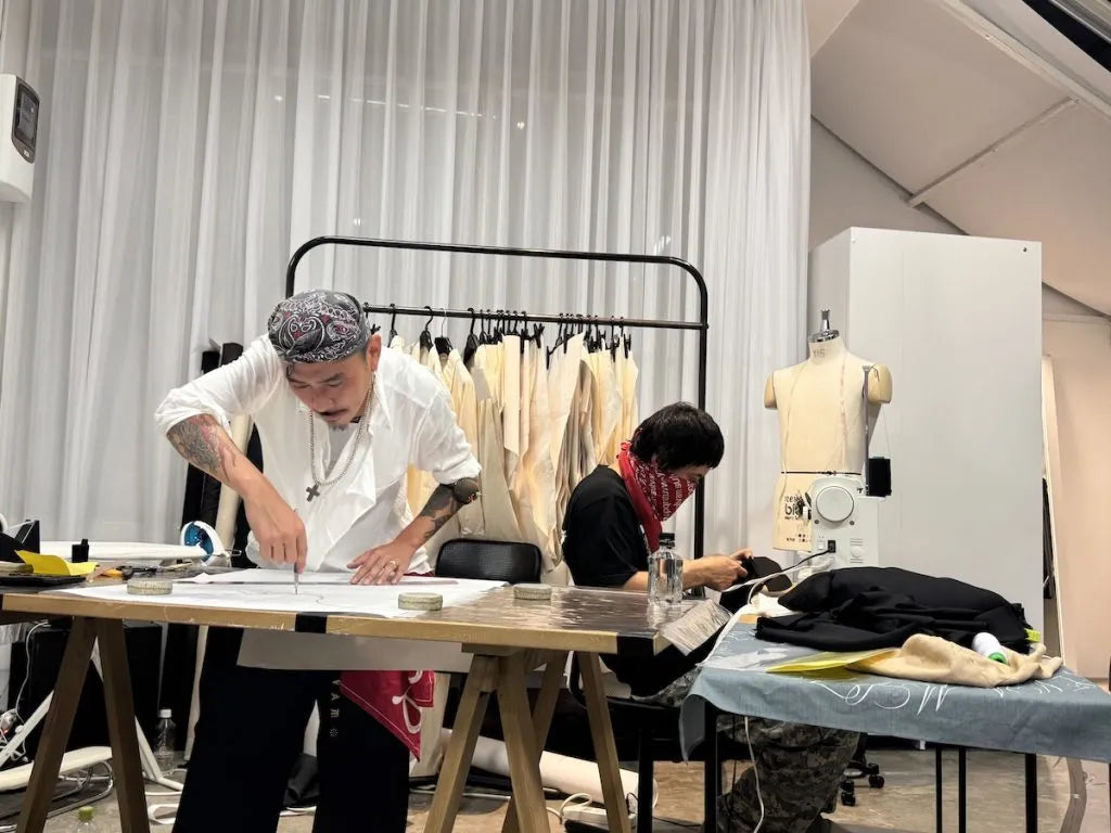 【sulvam】一着が生まれる瞬間。MIDWEST TOKYOで紡がれるライブパフォーマンス