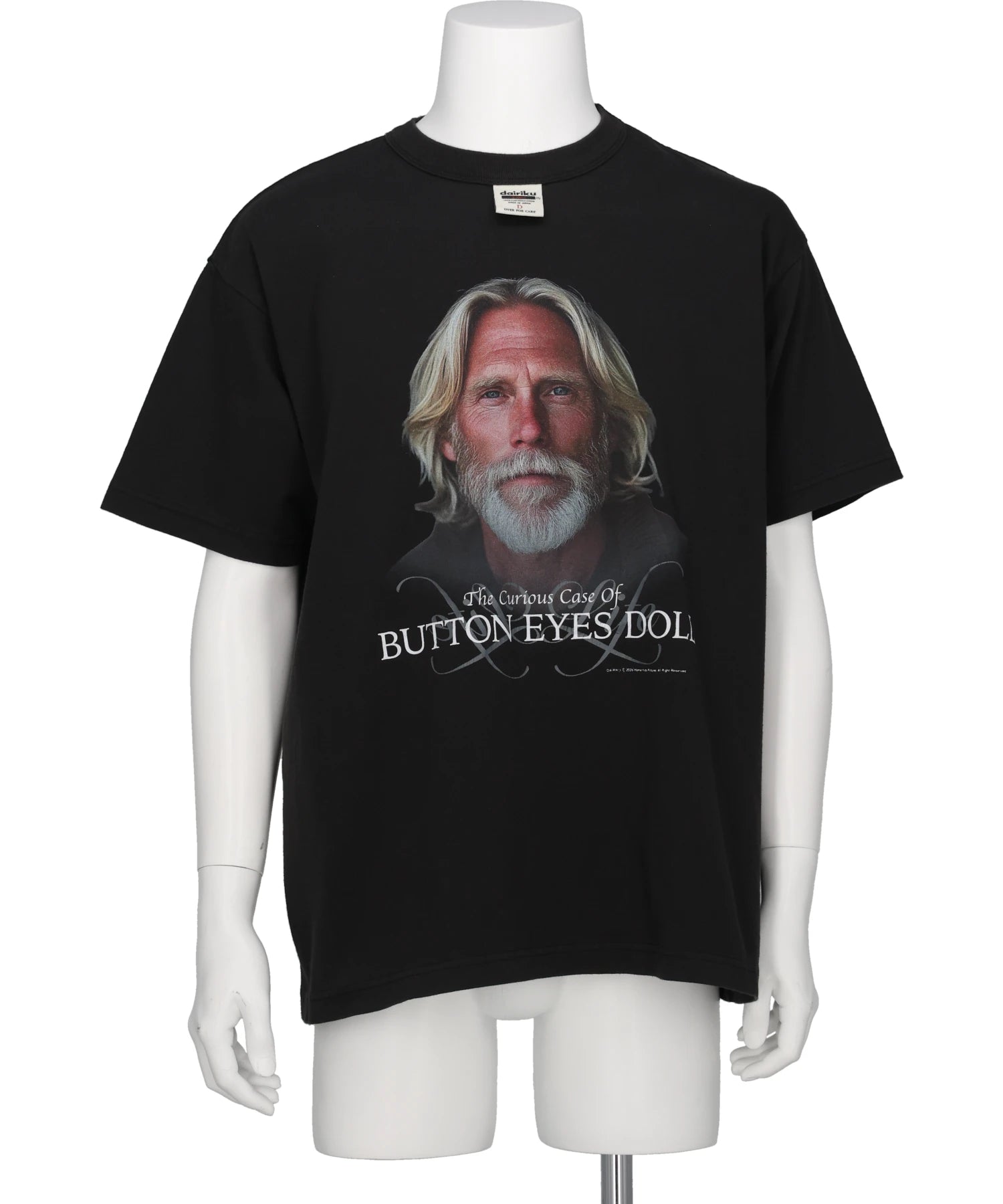 DAIRIKU(ダイリク) 2026SS "BUTTON EYE DOLL" H-S TAG TEE 26SS-C15