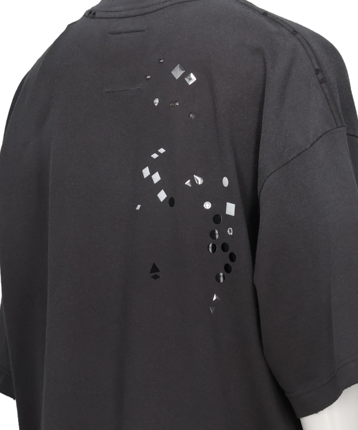 EMBELLISHED STICKER TEE