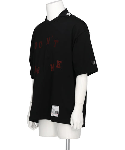 DON'T TAG ME FLOCKY COLLARED TEE