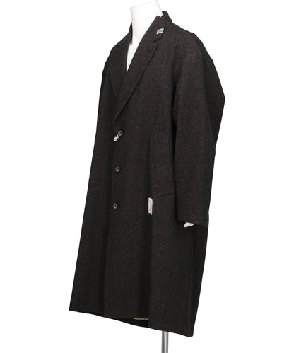 SHIFTED SHOULDER COAT