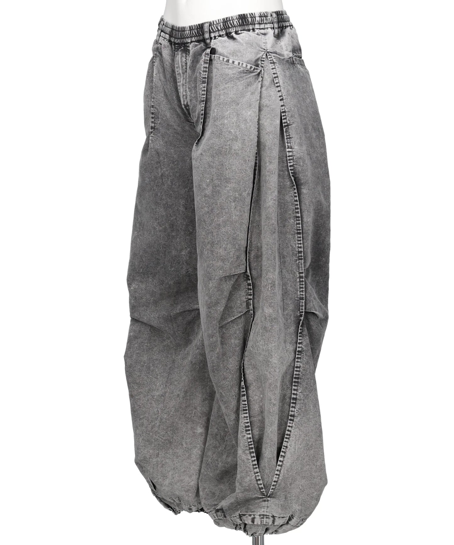 TUCKED BALLOON DENIM