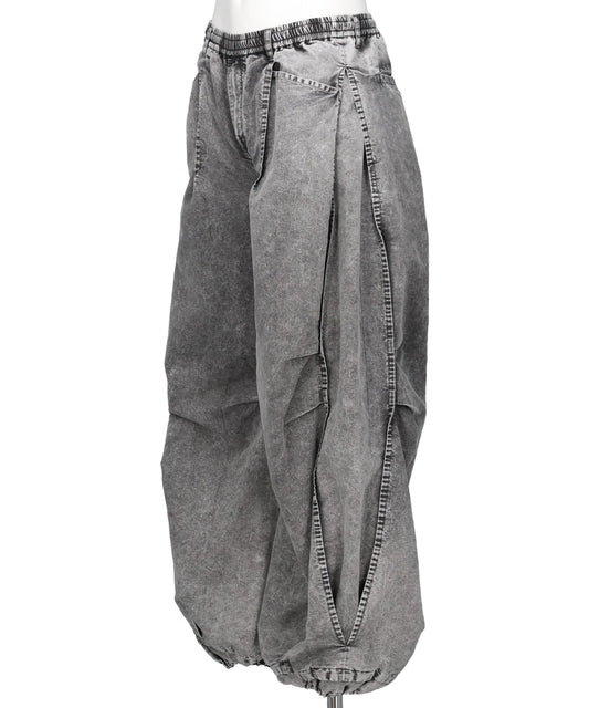 TUCKED BALLOON DENIM