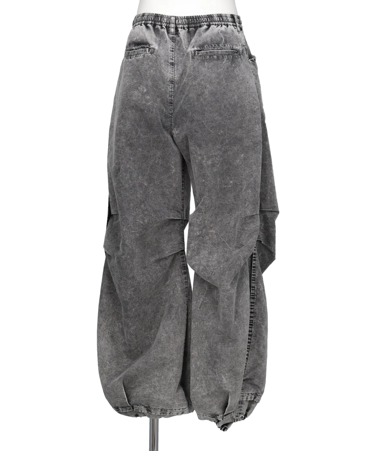 TUCKED BALLOON DENIM