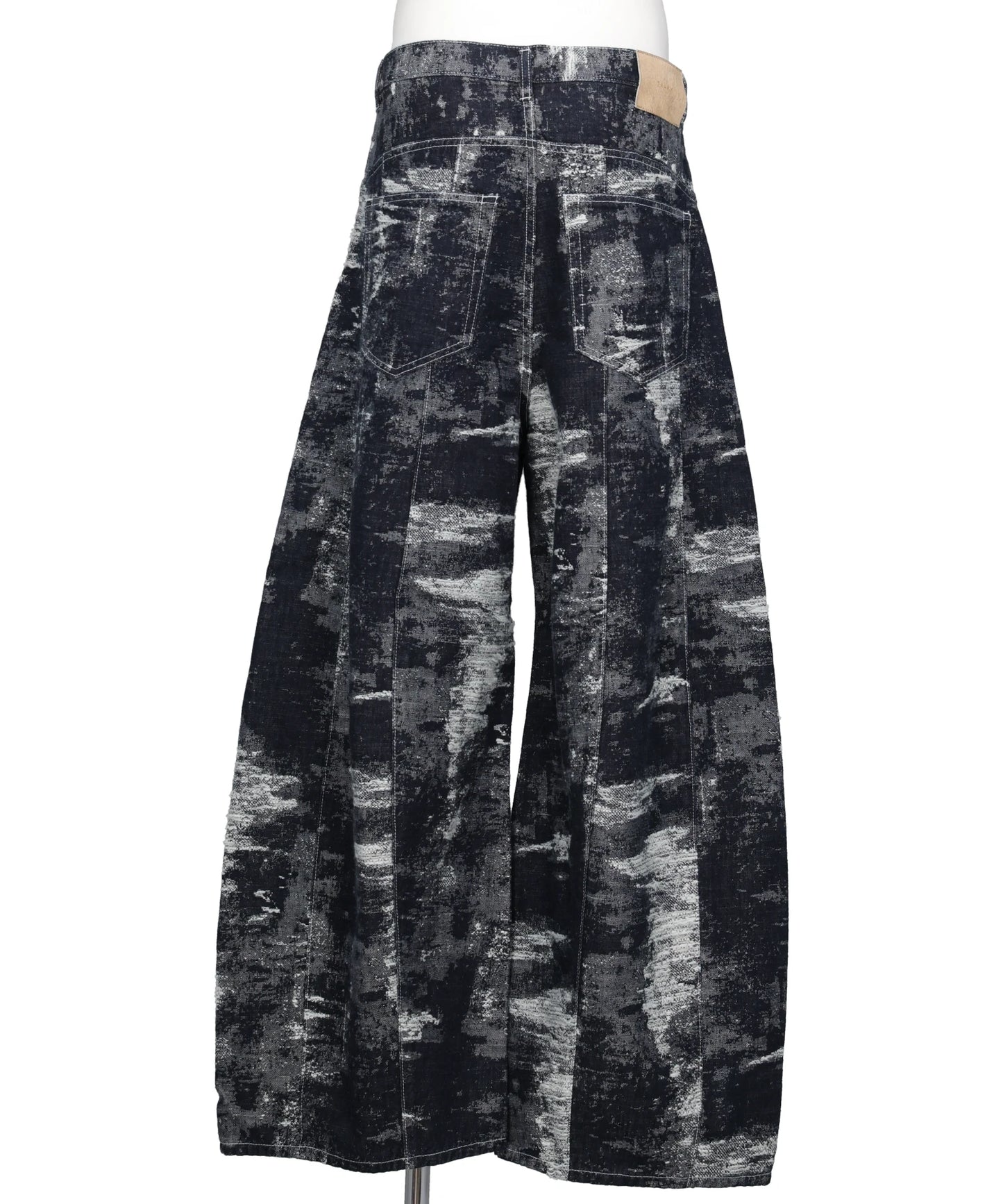 DENIM CURVED PANTS
