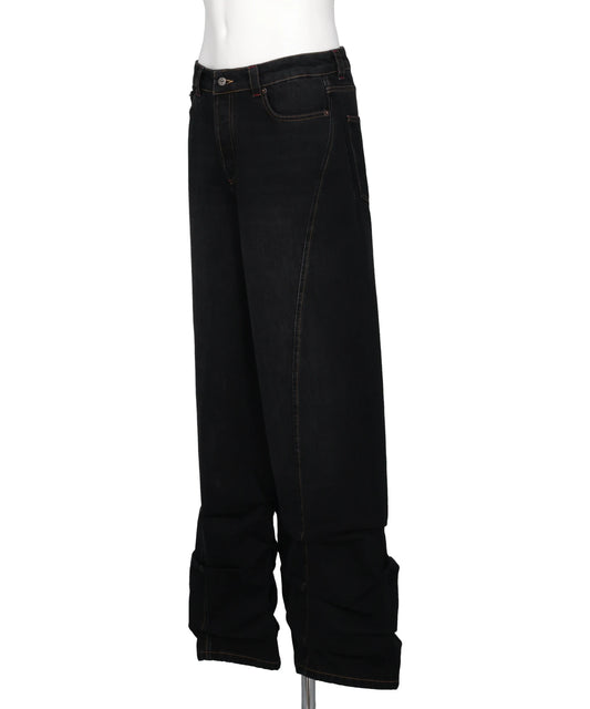 PLEATED JEANS
