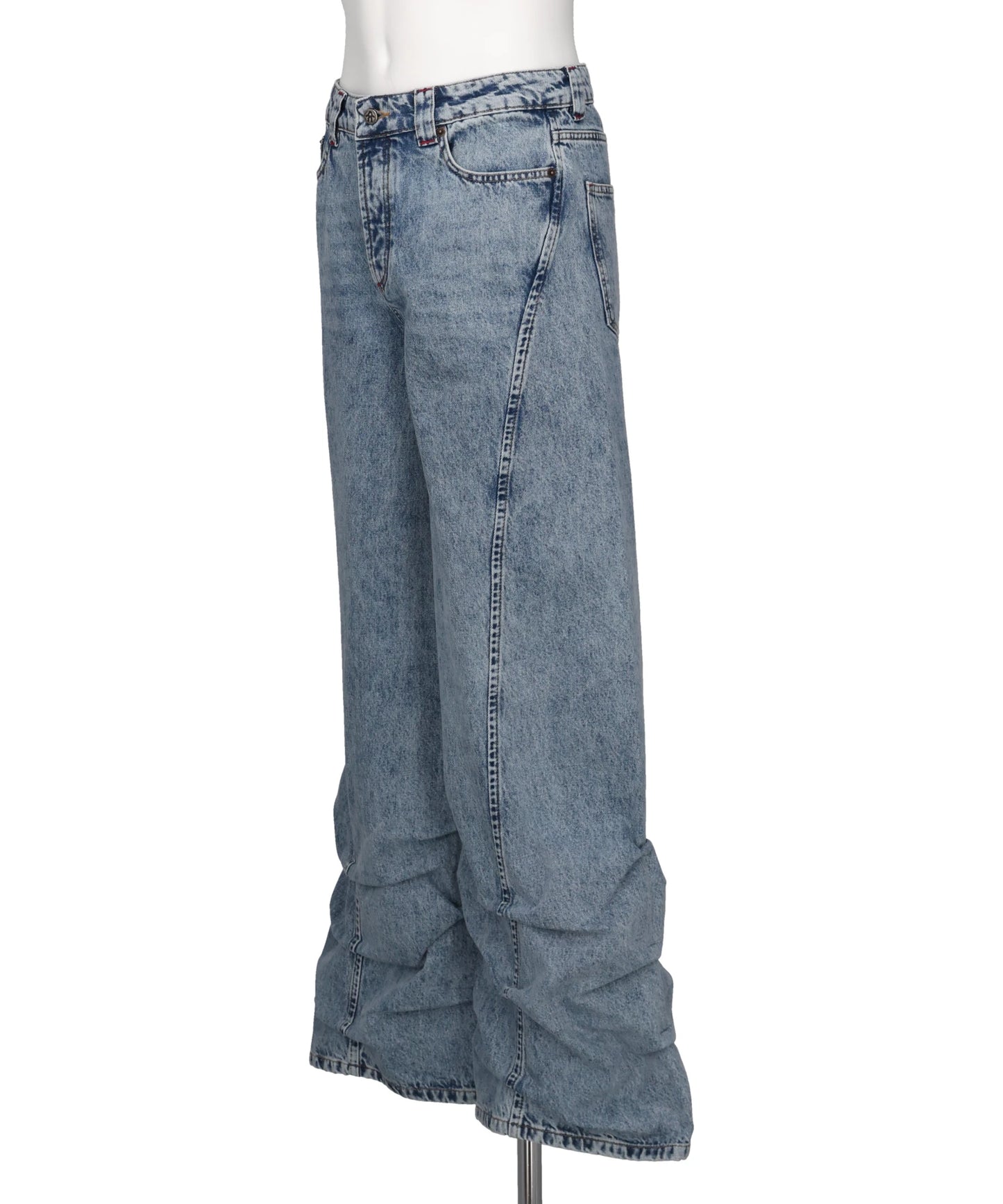 PLEATED JEANS