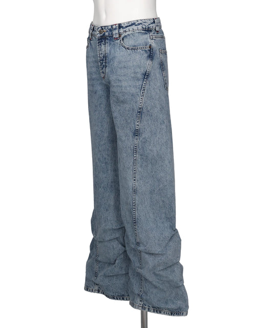 PLEATED JEANS
