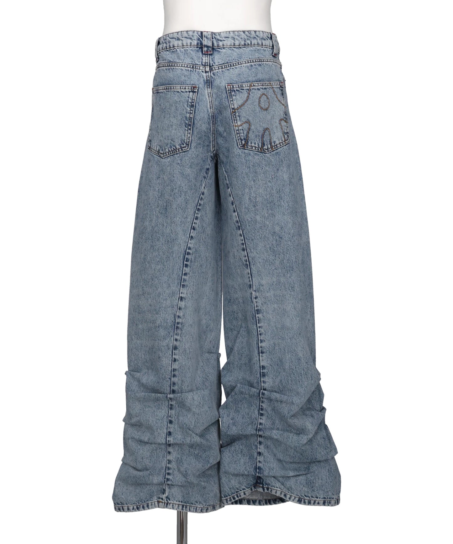 PLEATED JEANS
