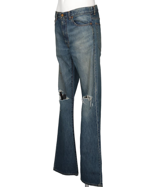 DISTRESSED SLIM BOOTCUT JEANS