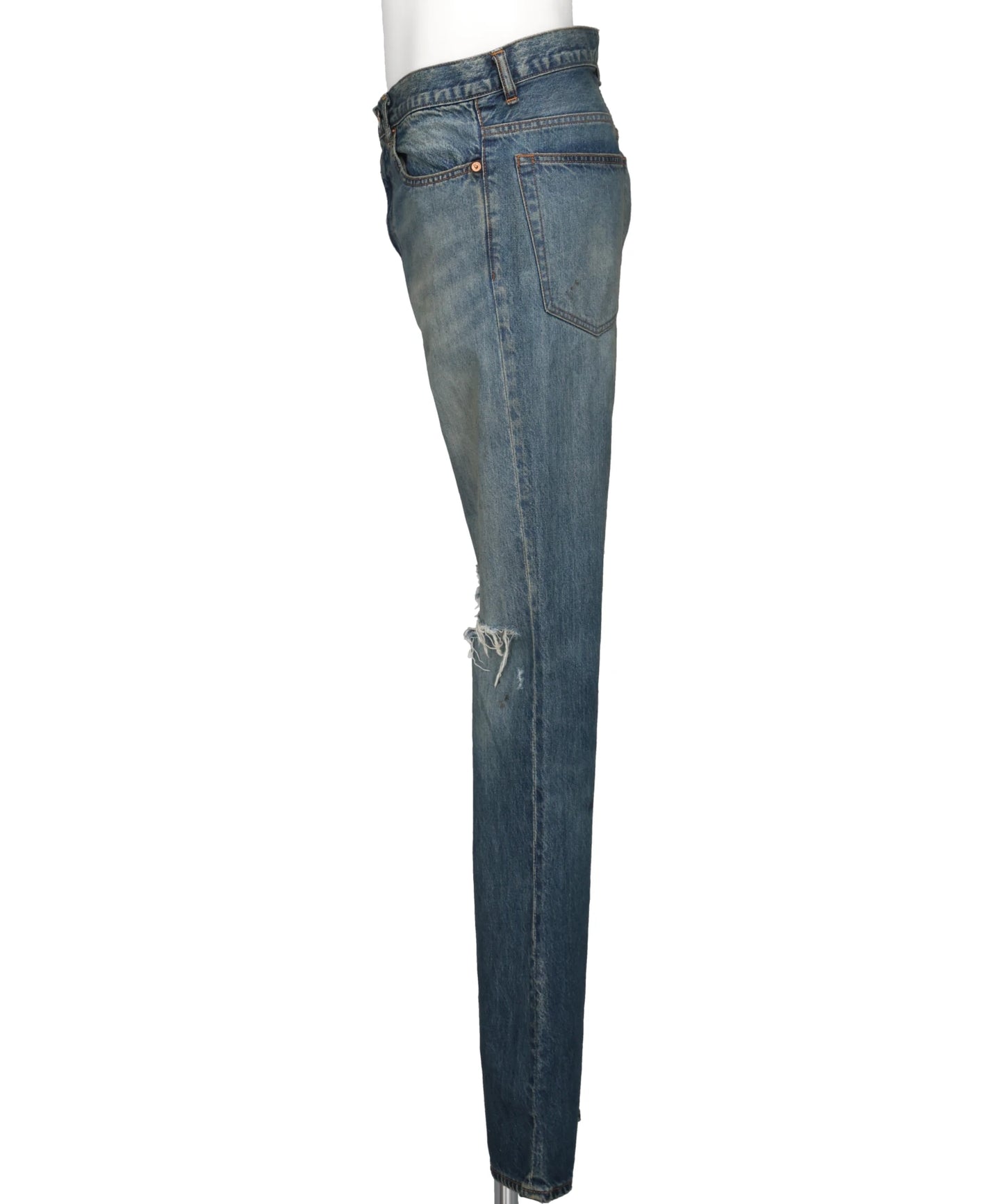 DISTRESSED SLIM BOOTCUT JEANS