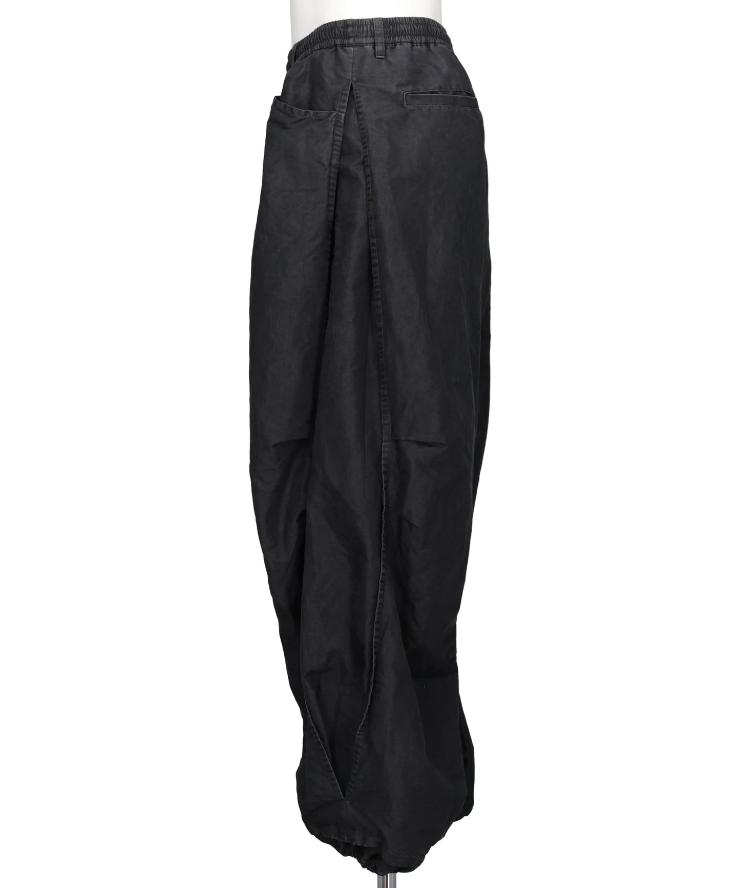 TUCKED BALLOON DENIM