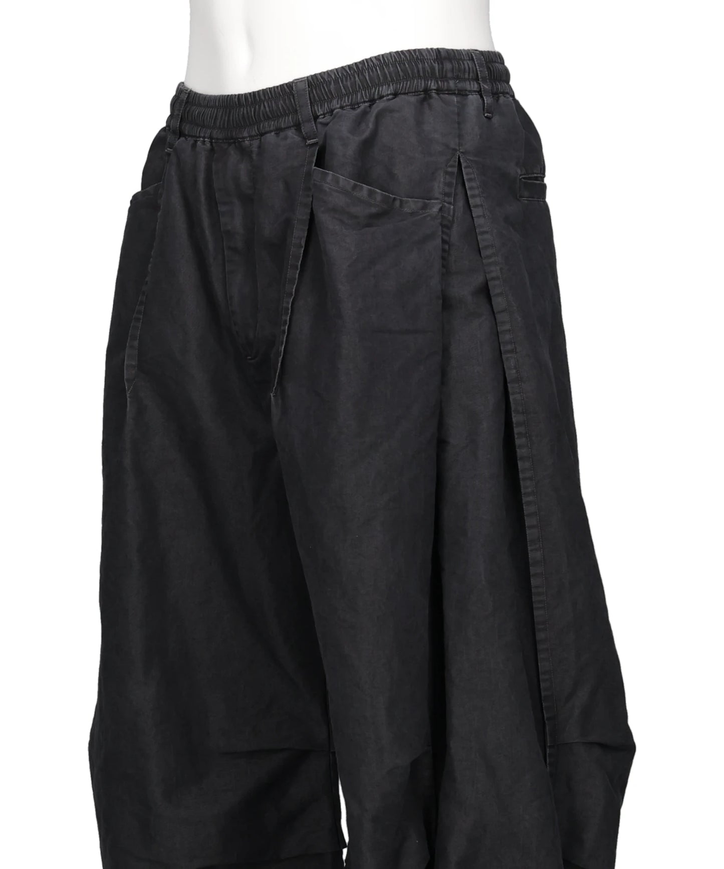 TUCKED BALLOON DENIM