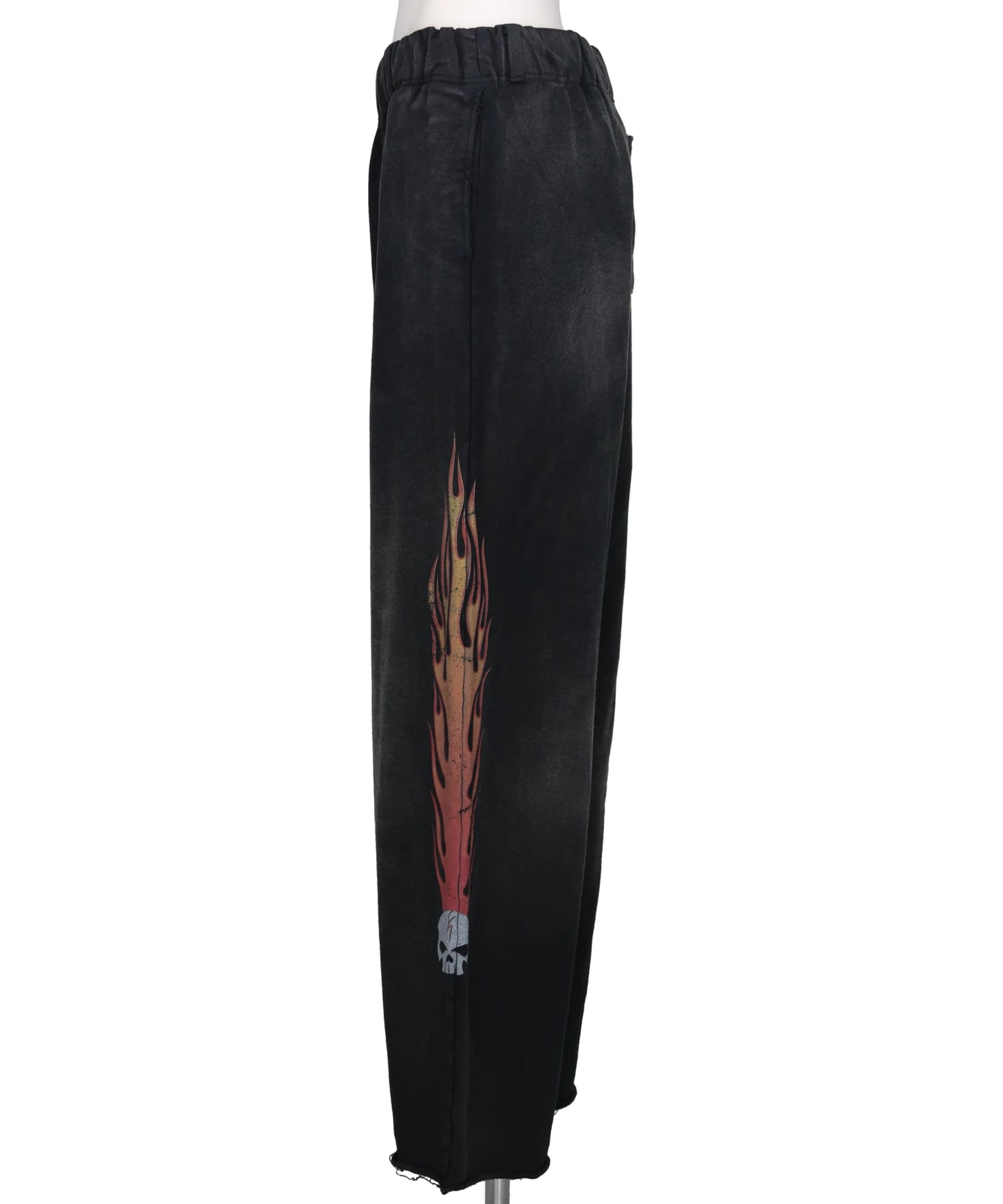 “SKULL FLAME” DISTRESSED SWEAT PANTS