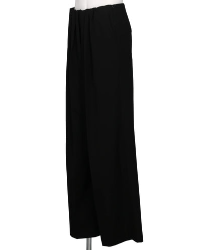 TIGHTLY GATHERED TROUSERS