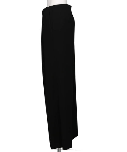 TIGHTLY GATHERED TROUSERS