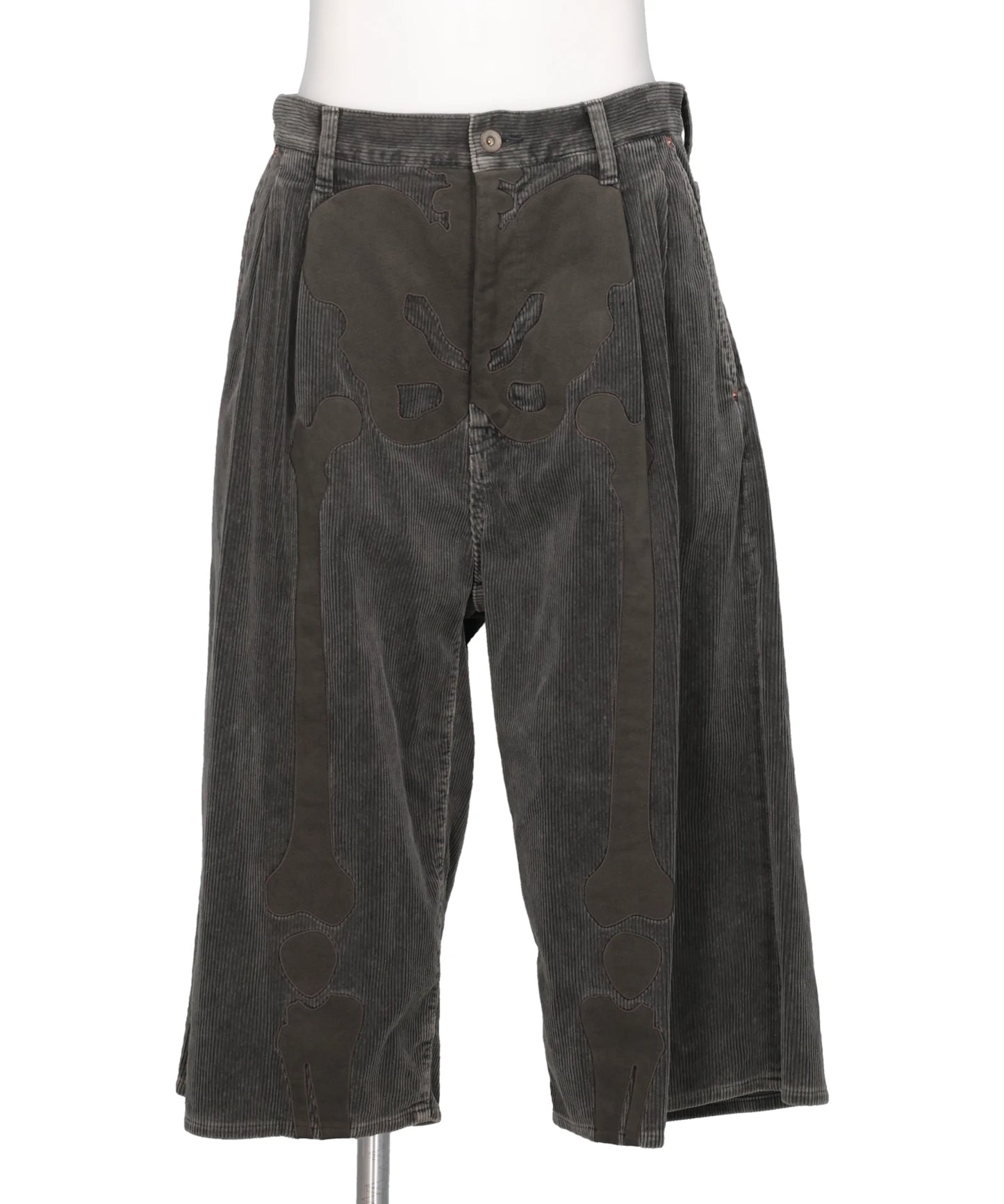 doublet(ダブレット) BONE APPLIQUE CORDUROY CROPPED PANTS