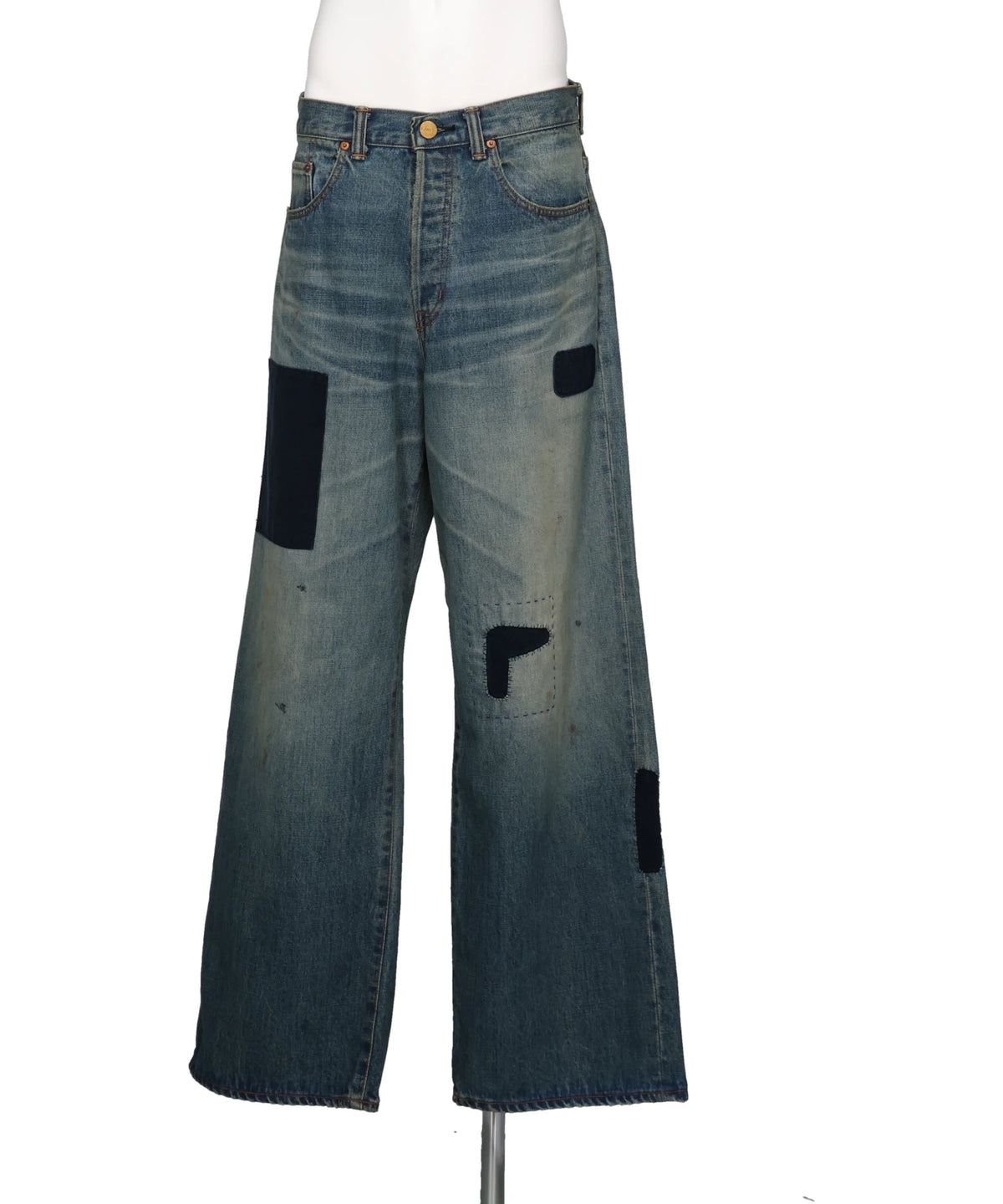 REPAIRED BAGGY JEANS