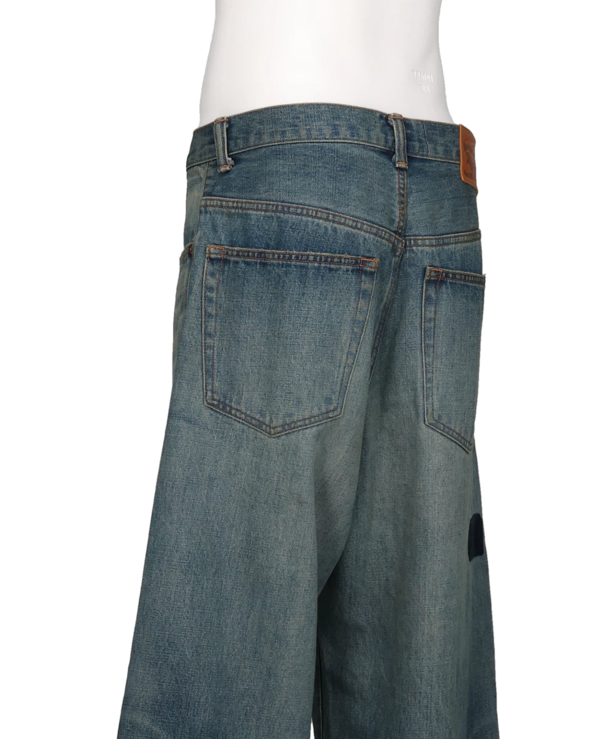 REPAIRED BAGGY JEANS