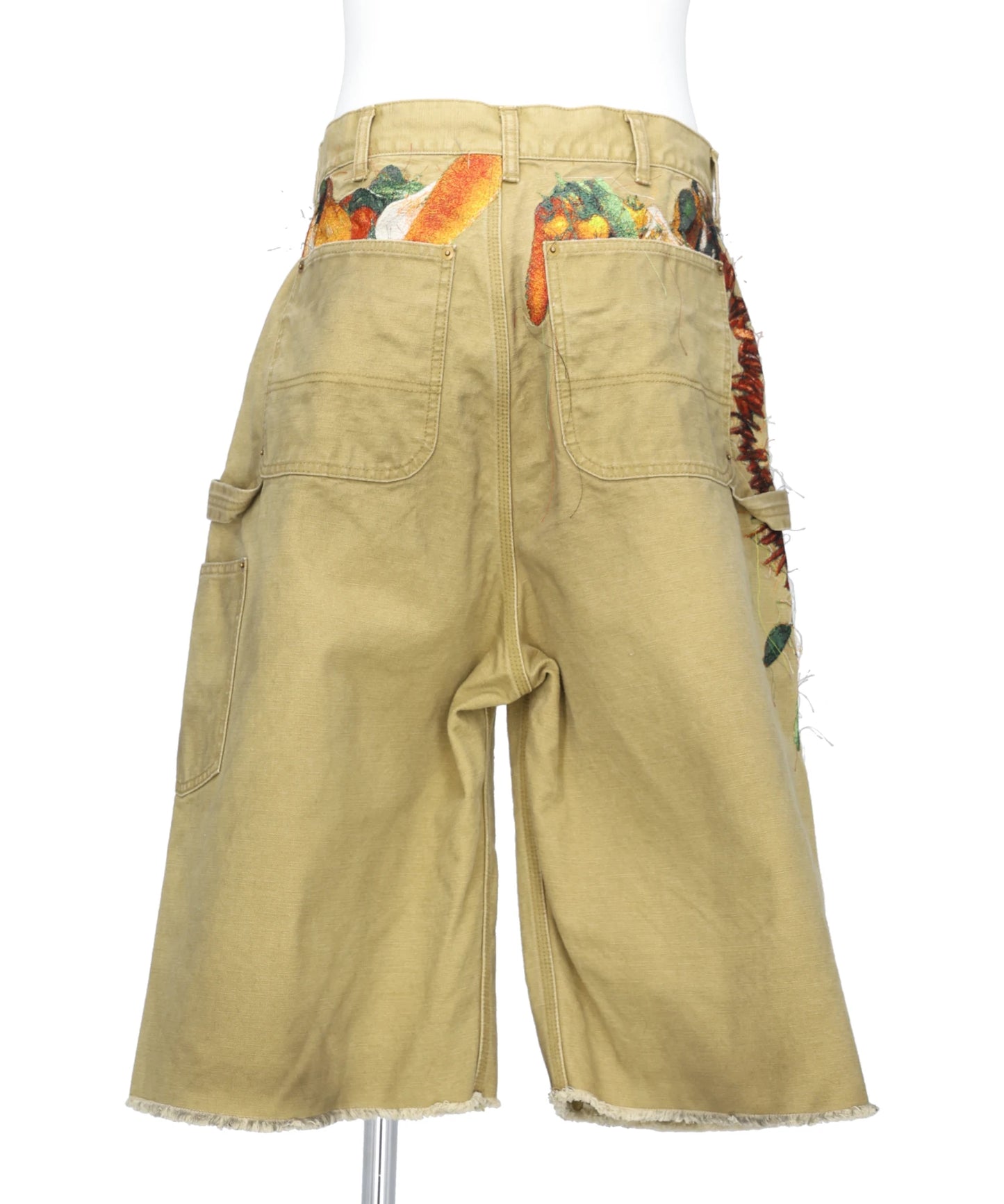 VEGETABLE EMBROIDERY CUT-OFF PANTS