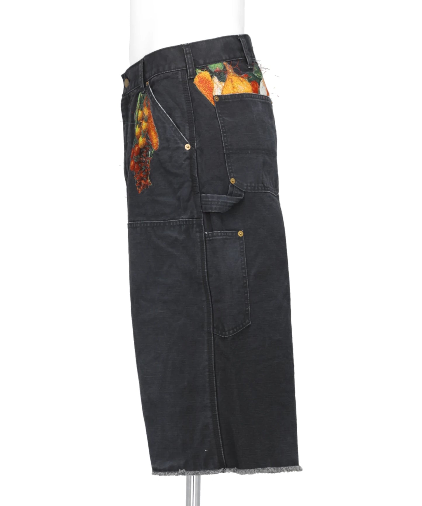 VEGETABLE EMBROIDERY CUT-OFF PANTS