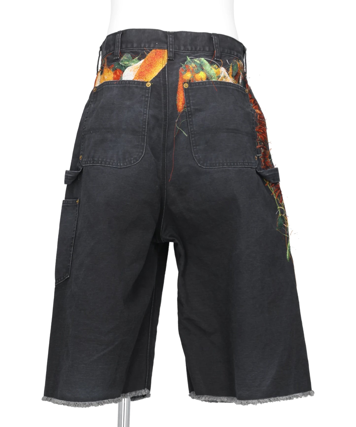 VEGETABLE EMBROIDERY CUT-OFF PANTS