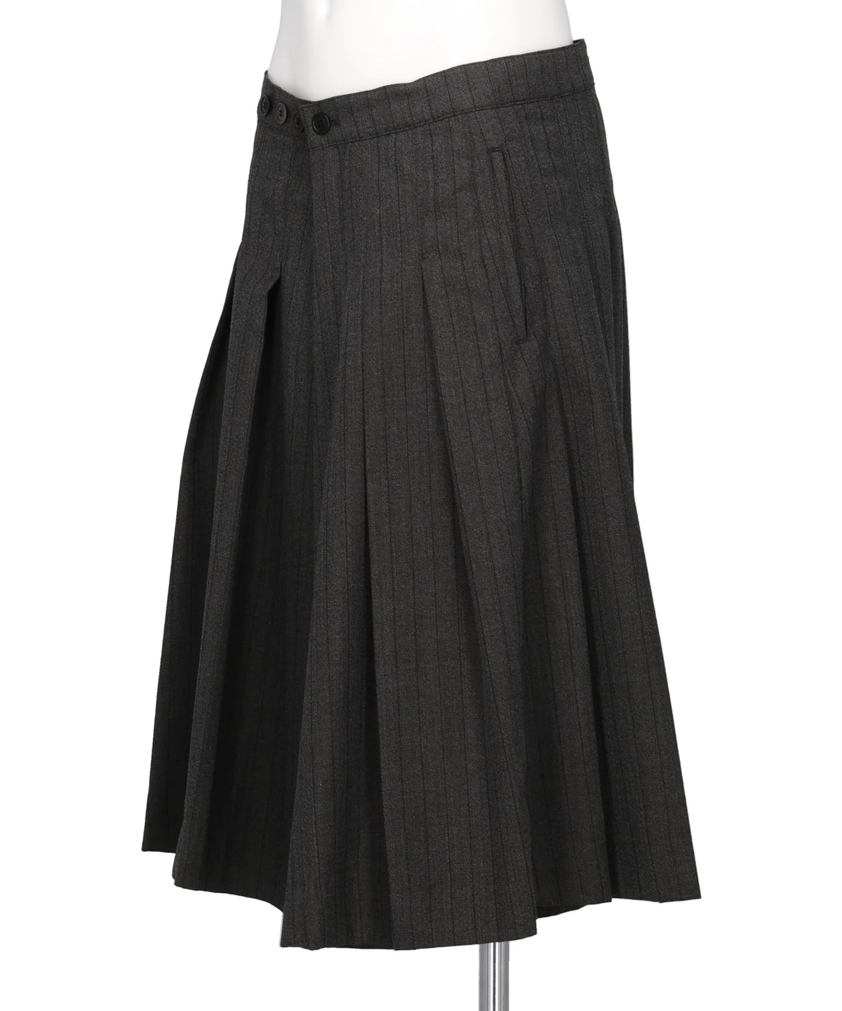 RANDOM PLEATED SHORTS