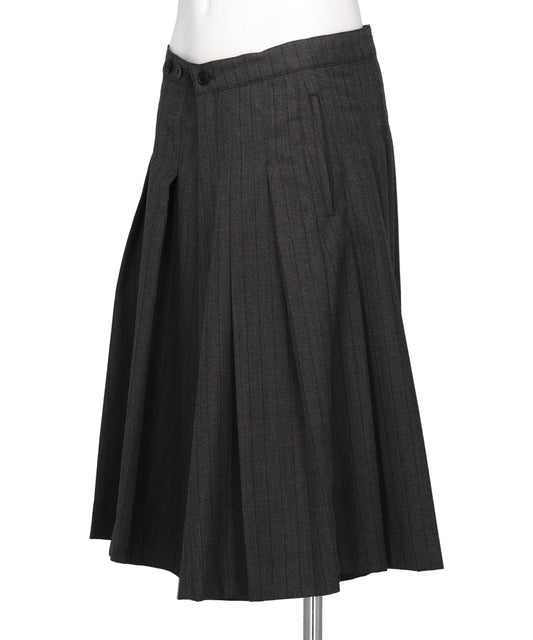 RANDOM PLEATED SHORTS
