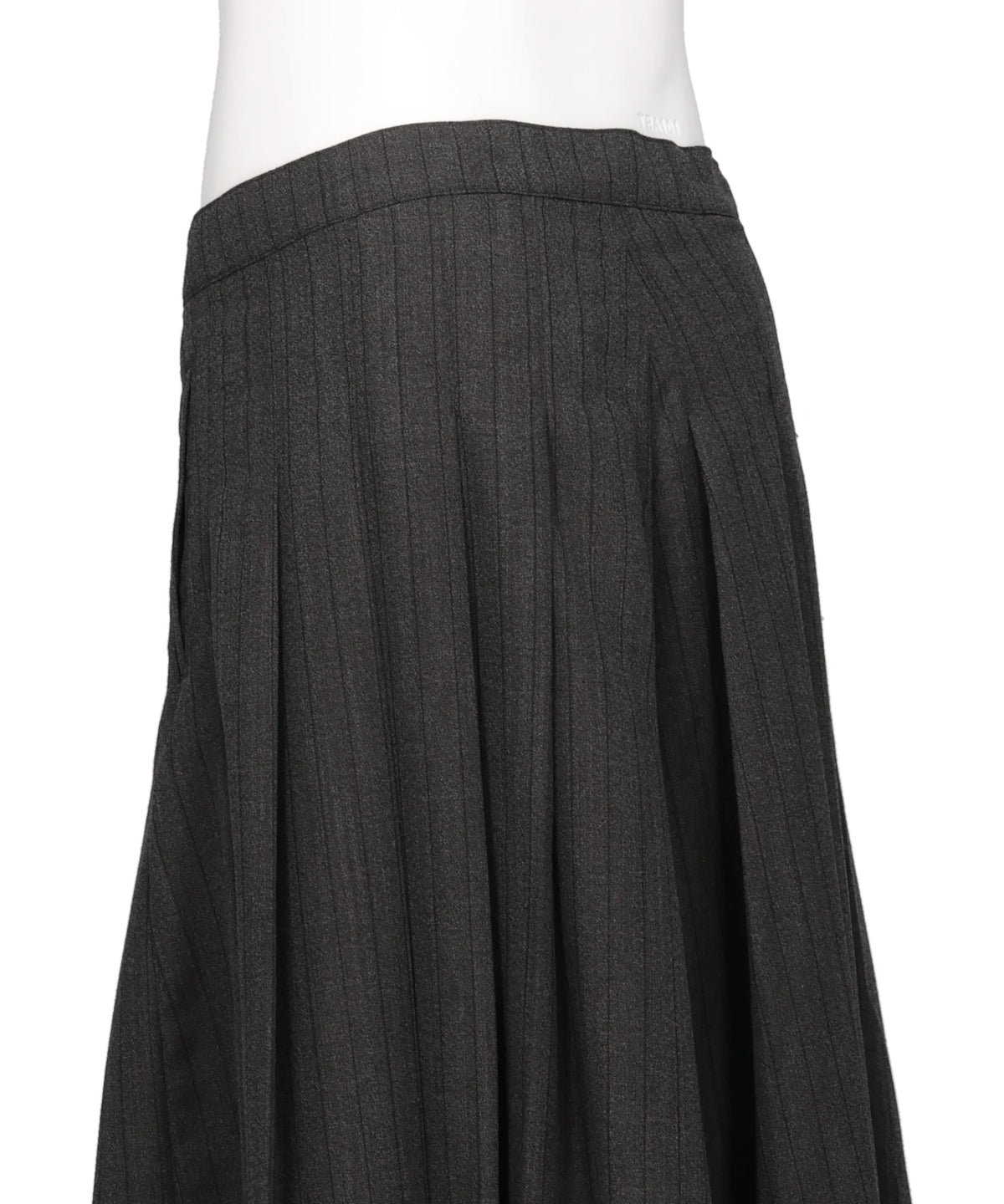 RANDOM PLEATED SHORTS