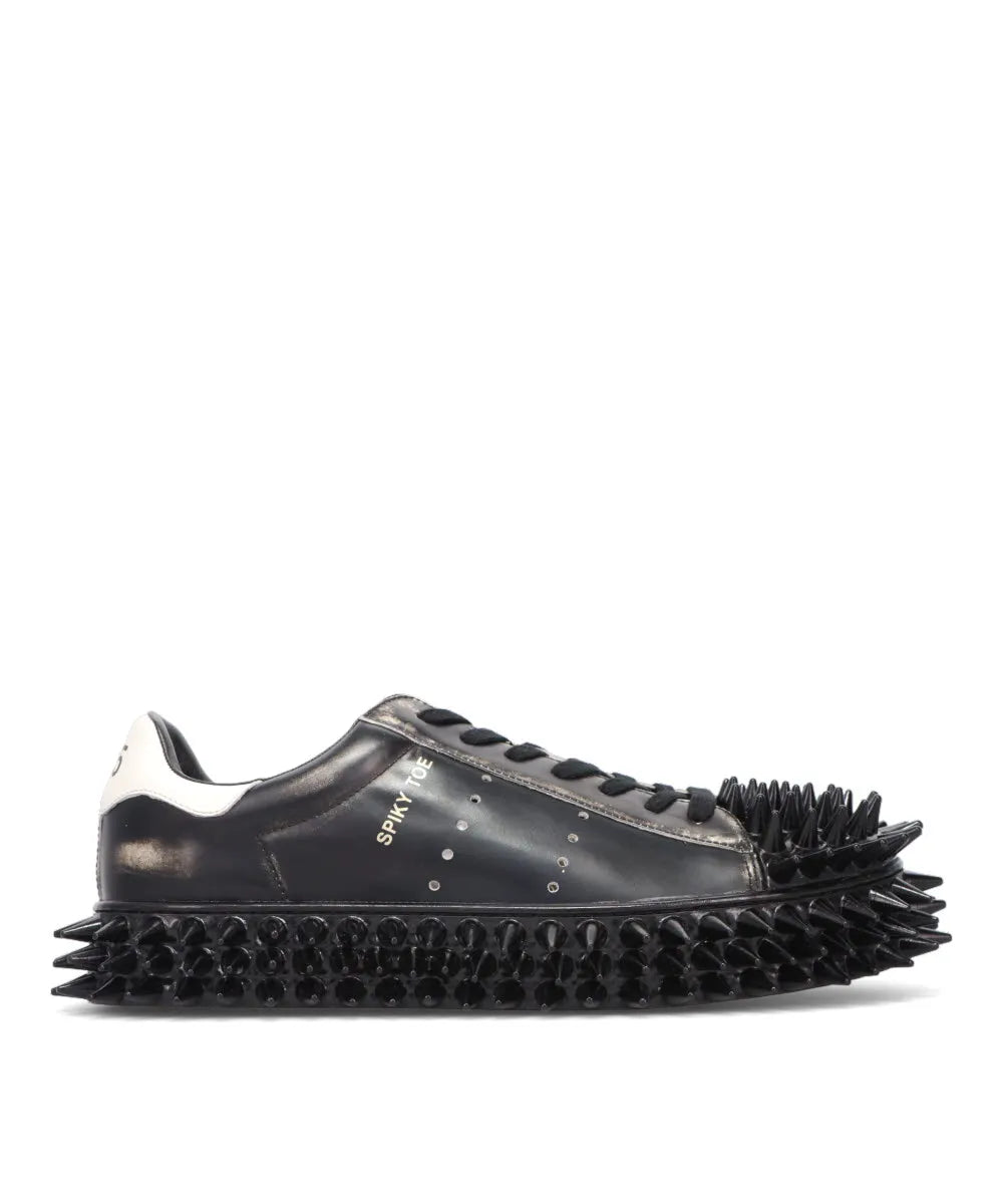 SPIKY LEATHER SNEAKER