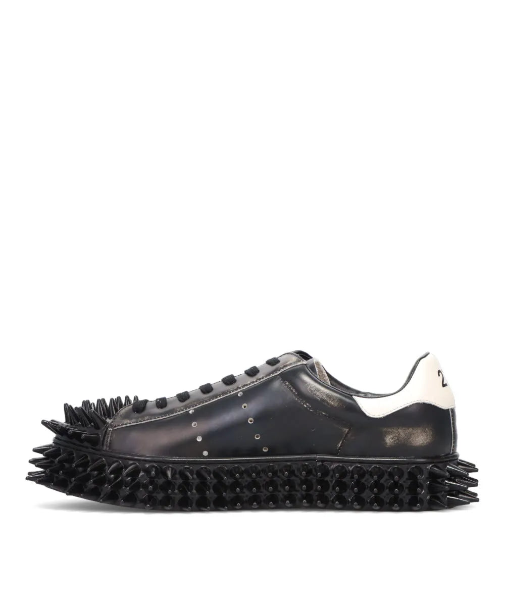 SPIKY LEATHER SNEAKER