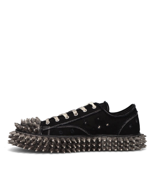 DIRTY SPIKE TOE CAP CANVAS SNEAKER