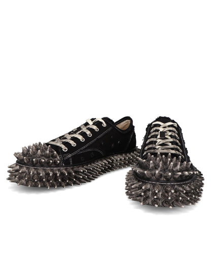 DIRTY SPIKE TOE CAP CANVAS SNEAKER
