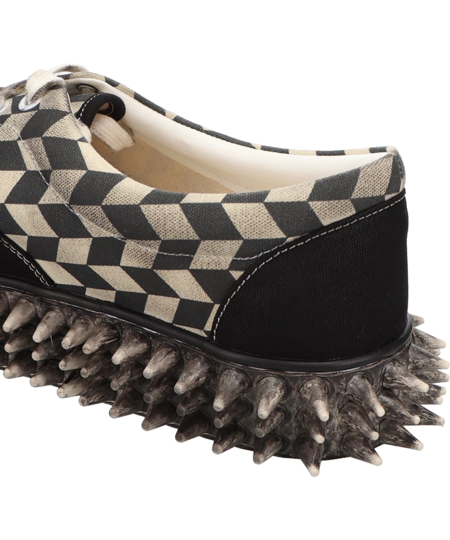 DIRTY SPIKE CANVAS SNEAKER
