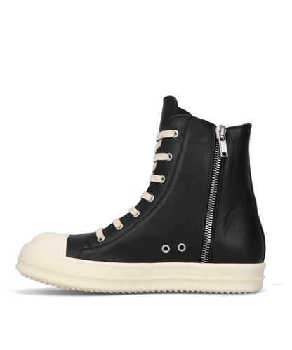 SNEAKS
