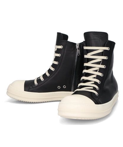 SNEAKS
